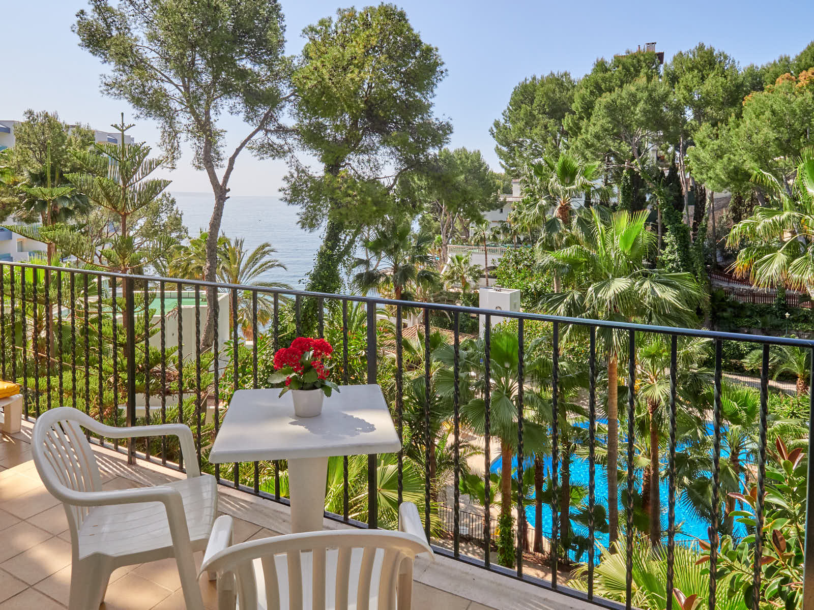 Twin room balcony with sea view